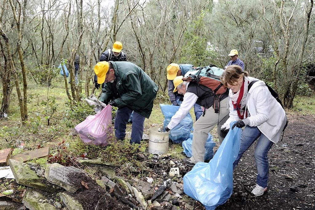 Ecco l’esercito di Meglio Parco che sporco 2016. Un solo grido: vogliamo l’Etna pulita !