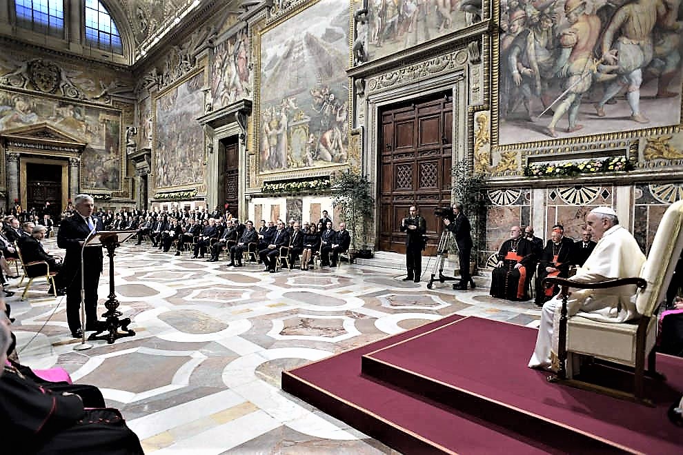 “A sessant’anni, il tempo della piena maturità, l’Unione Europea ha bisogno di riscoprire il senso di essere anzitutto comunità di persone e di popoli”
