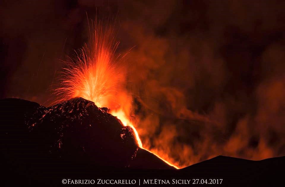 Etna, “Iconic Volcano”. L’ultima magia notturna …