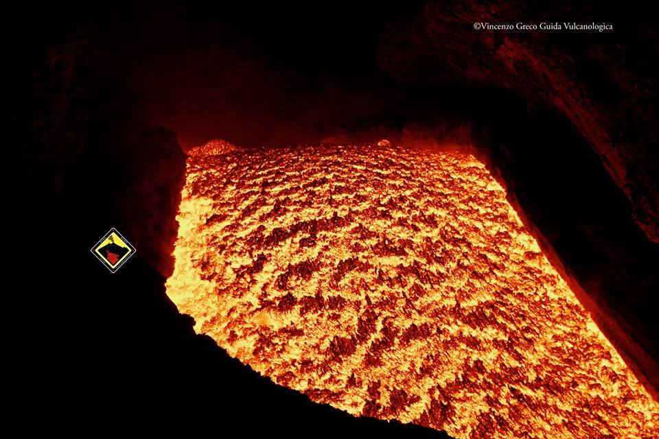Etna in eruzione: tanto più bella, tanto più inavvicinabile …