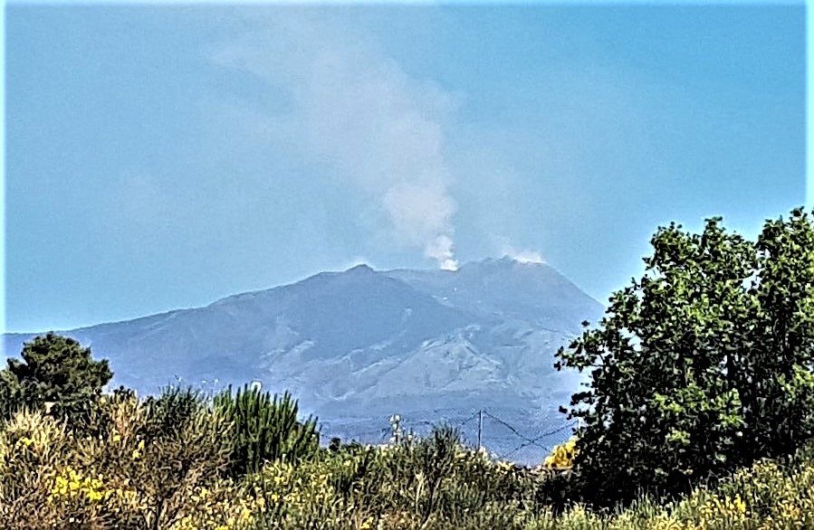 Etna, felice quarto compleanno nell’Unesco ! Gran tributo con un magnifico trekking di 20 chilometri
