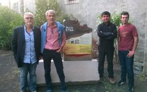 Foto ricordo per Simone Genovese (ultimo a sinistra) con me, Stefano Pannucci e Salvo Caffo, in occasione della "prima" del video al Parco dell'Etna il 20 maggio del 2015