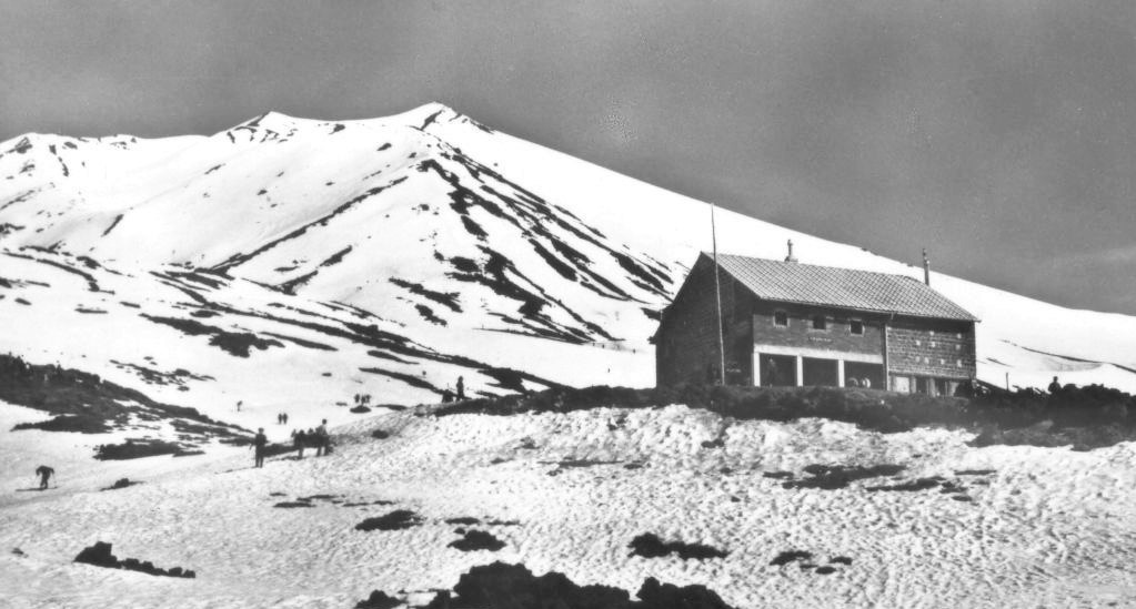 Ecco com’era il “Sapienza”, mitico rifugio dell’Etna. Piccola storia e immagini d’altri tempi