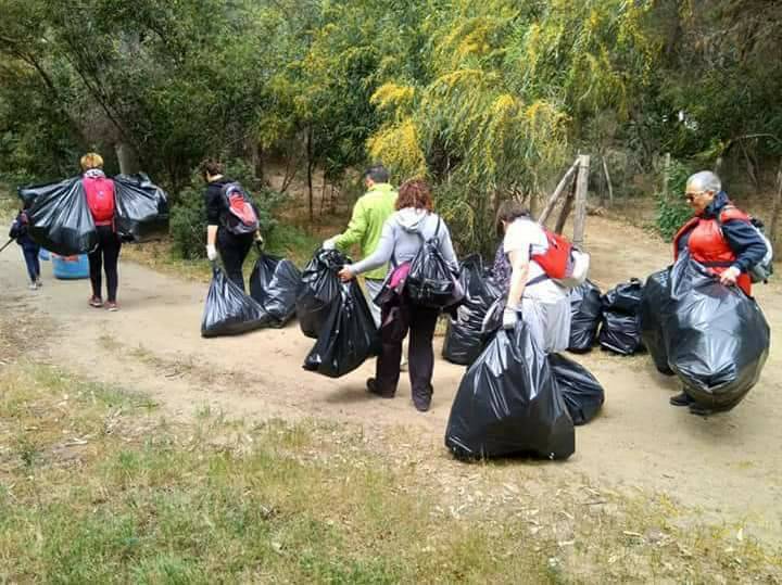 Un piccolo esercito di volontari “Liberafiumi”. L’Oasi del Simeto ripulita da 400 chili di rifiuti
