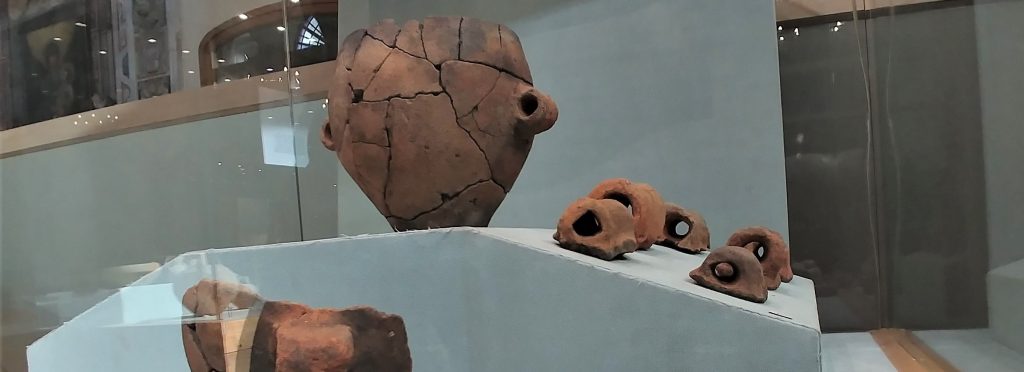 Un fascinoso mix tra natura e archeologia alle falde dell’Etna. A Catania in mostra i reperti