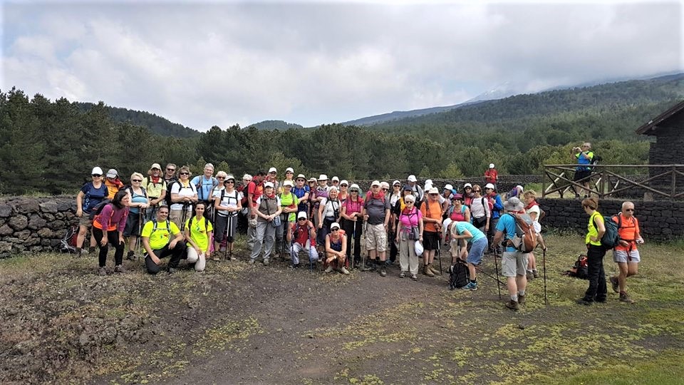 Il gioioso “assalto” di 800 trekkers da tutta Europa, alla scoperta della natura più bella della Sicilia Orientale