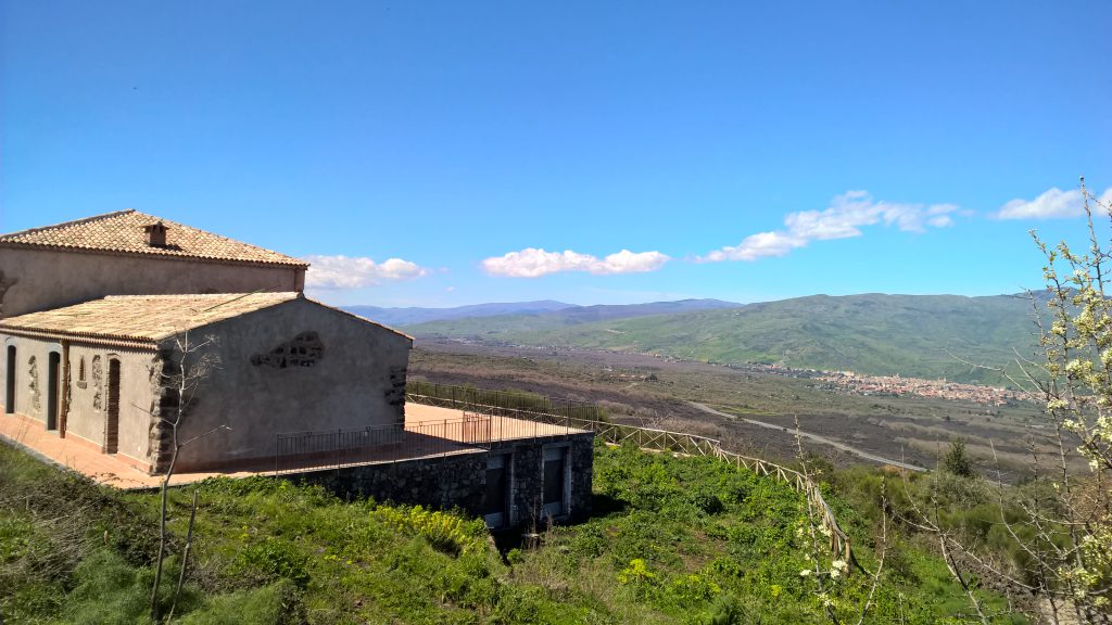 Così sono tornate a vivere le fascinose Case Caldarera, “perle” nel  Parco dell’Etna