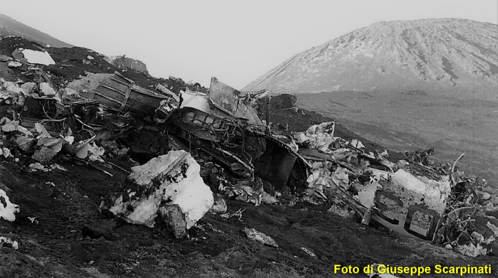 17 gennaio 1972: il giallo dell’aereo USA precipitato sull’Etna. January 17, 1972: The mistery of the US plane fallen on Mount Etna