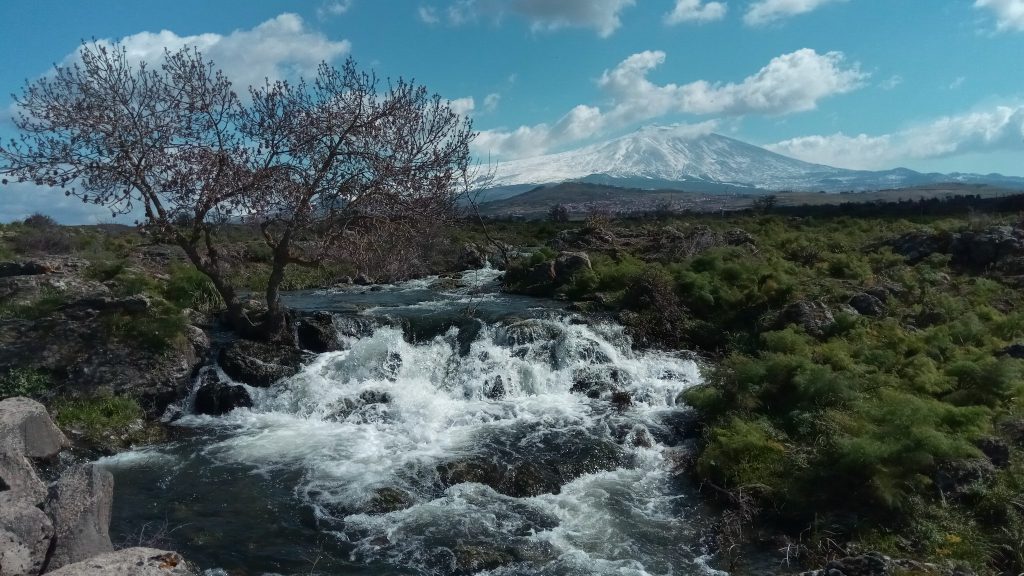 Etna, ammalianti suggestioni primaverili
