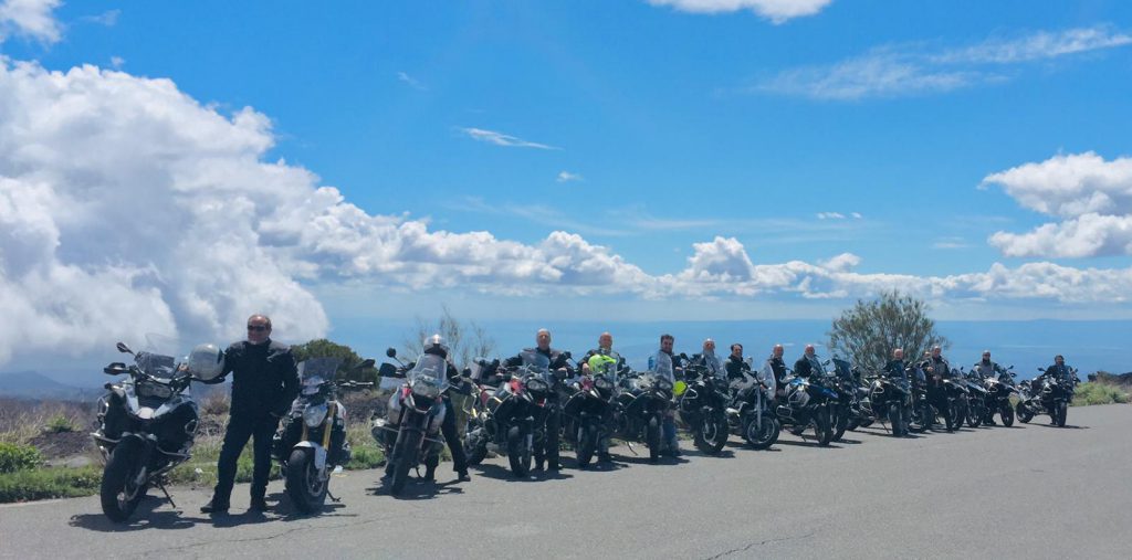Mototurismo e solidarietà, tra l’Etna e le Gole dell’Alcantara, con il weekend del BMW Motorrad