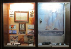 Le due vetrine dedicate all’Isola Ferdinandea presenti presso Museo di Geologia G. G. Gemmellaro di Palermo