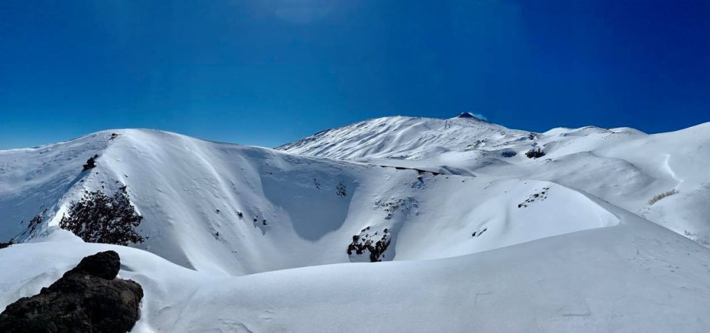 Etna ai tempi del Coronavirus: deserta, tranquilla, più desiderabile che mai