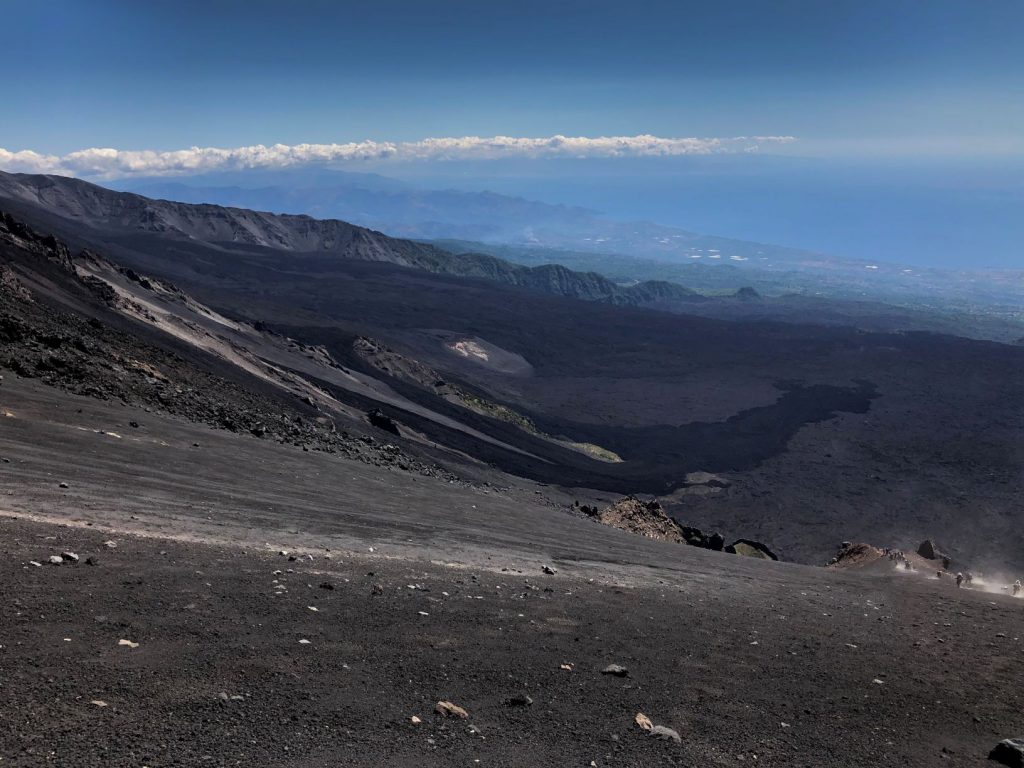 Rimettersi in cammino: la magica Etna ritrovata negli scatti di Joe