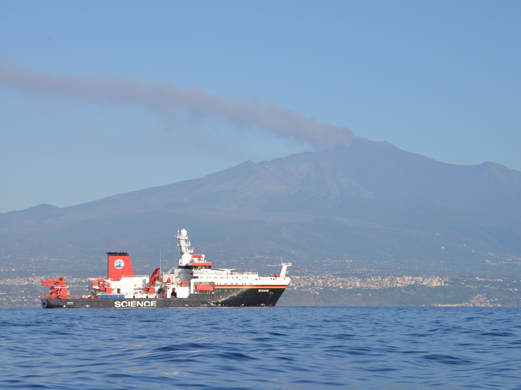 Alla ricerca delle faglie sottomarine dell’Etna