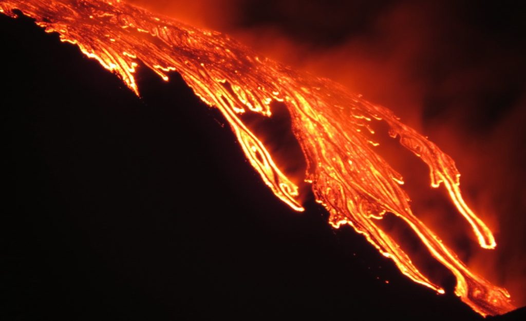Il magma primitivo e i parossismi etnei