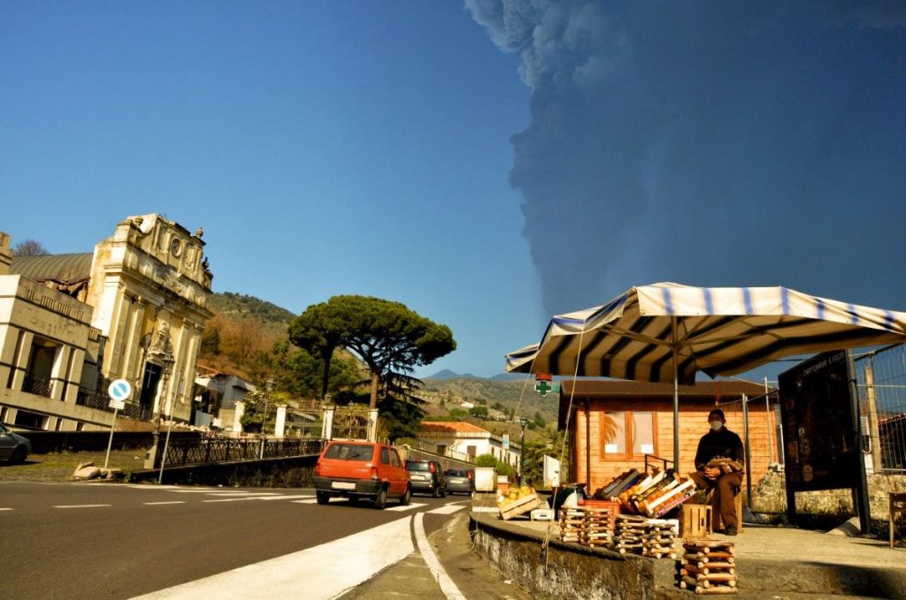 In simbiosi con l’Etna