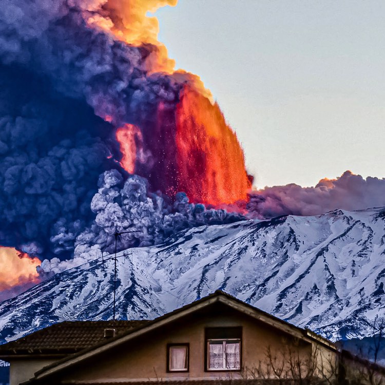 “La mia Etna”: una nuova “elegia d’amore” 17 anni dopo. Intervista all’autore
