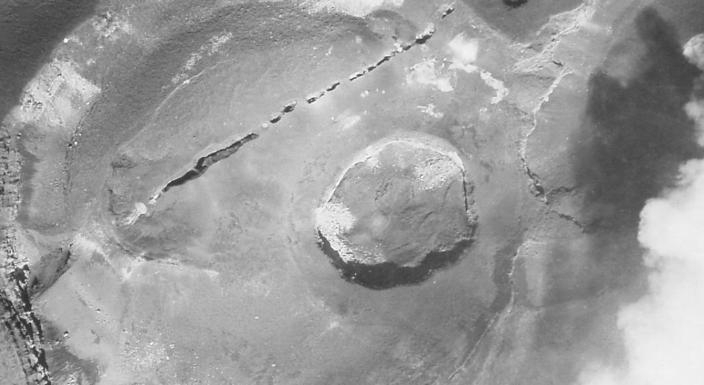 Il Cratere Centrale dell’Etna: La Voragine, o “The Chasm”