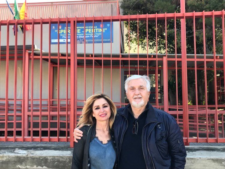Il fantasma Sperone e la potente luce di Antonella, preside indomita e coraggiosa
