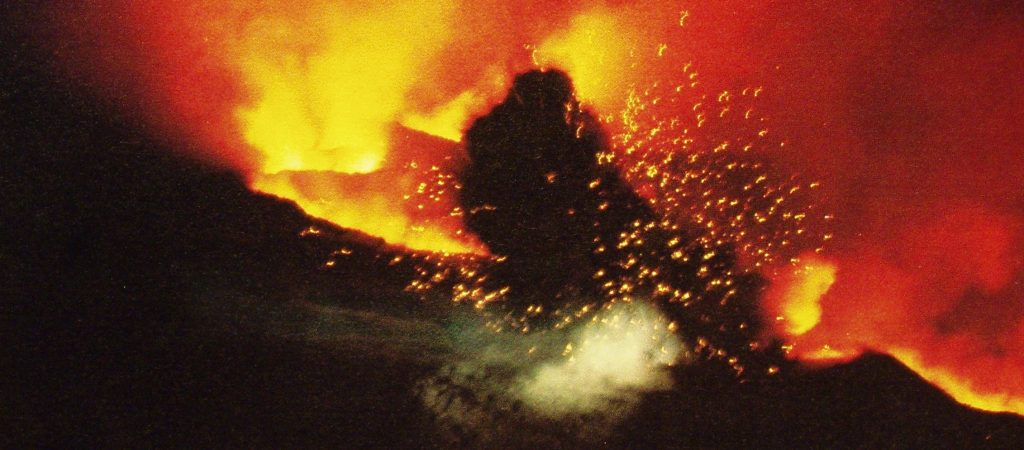 Etna, la deviazione della lava nel 1983: le cronache di quei giorni di quarant’anni fa