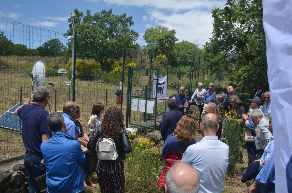 Studiare l’Etna con le microonde: una nuova stazione a Parsifal Park
