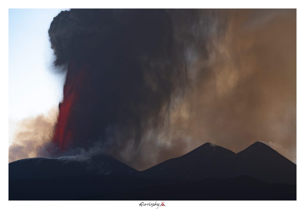 Etna, la quinta parossistica emozione in un mese