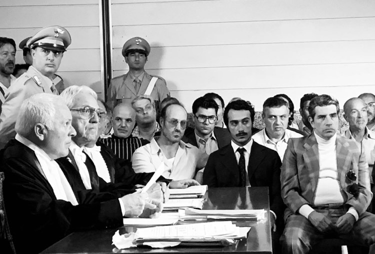 Nei panni di Cianuzzu, il primo vero pentito di mafia. Also in English