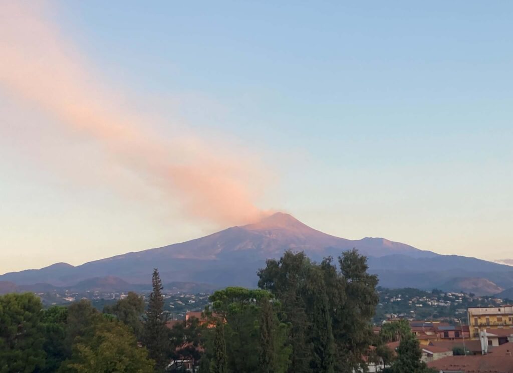Etna: 160 anni di evoluzione dei crateri sommitali ricostruiti da una “macchina del tempo”